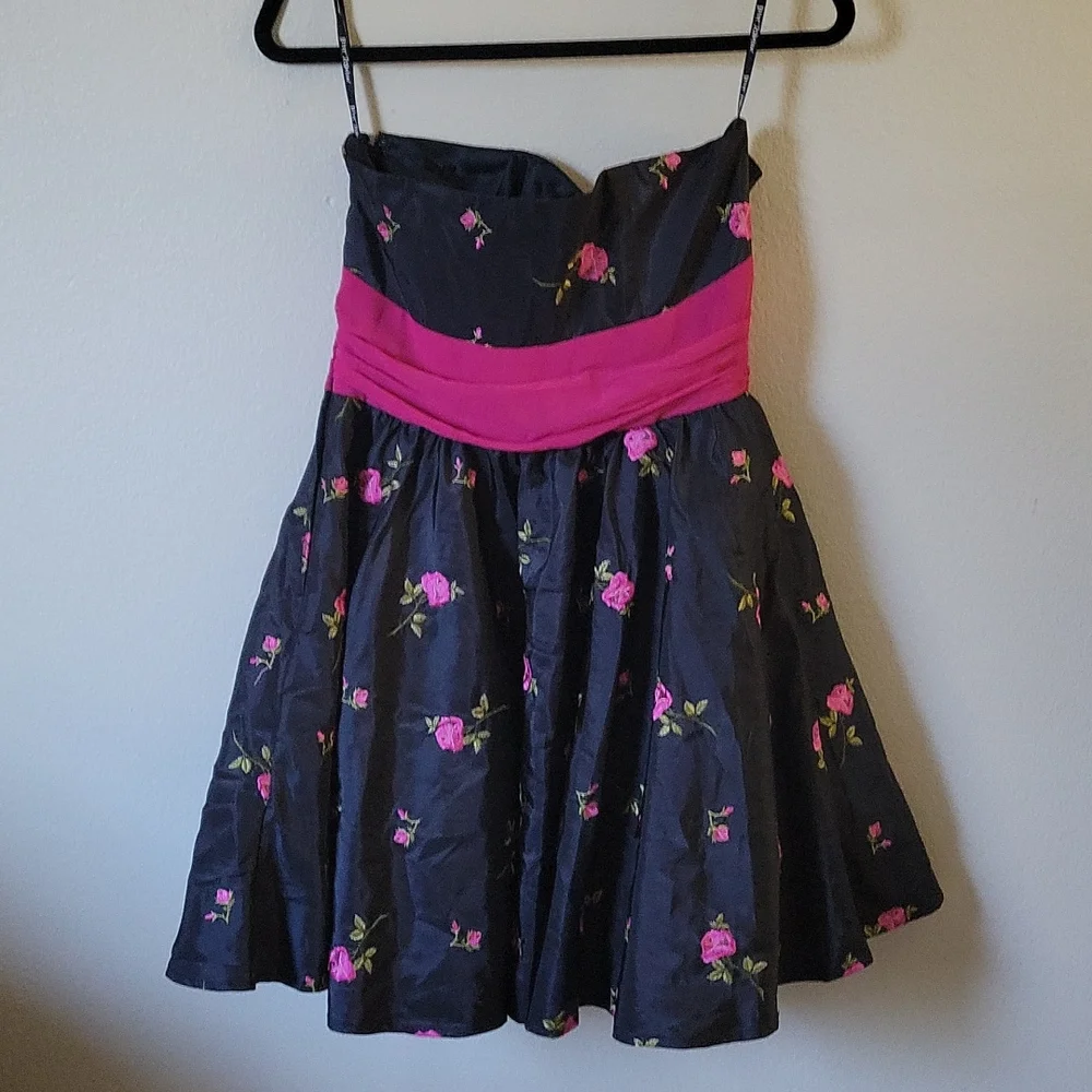 Betsey Johnson Evening embroidered floral dress size 10 - Picture 2 of 7